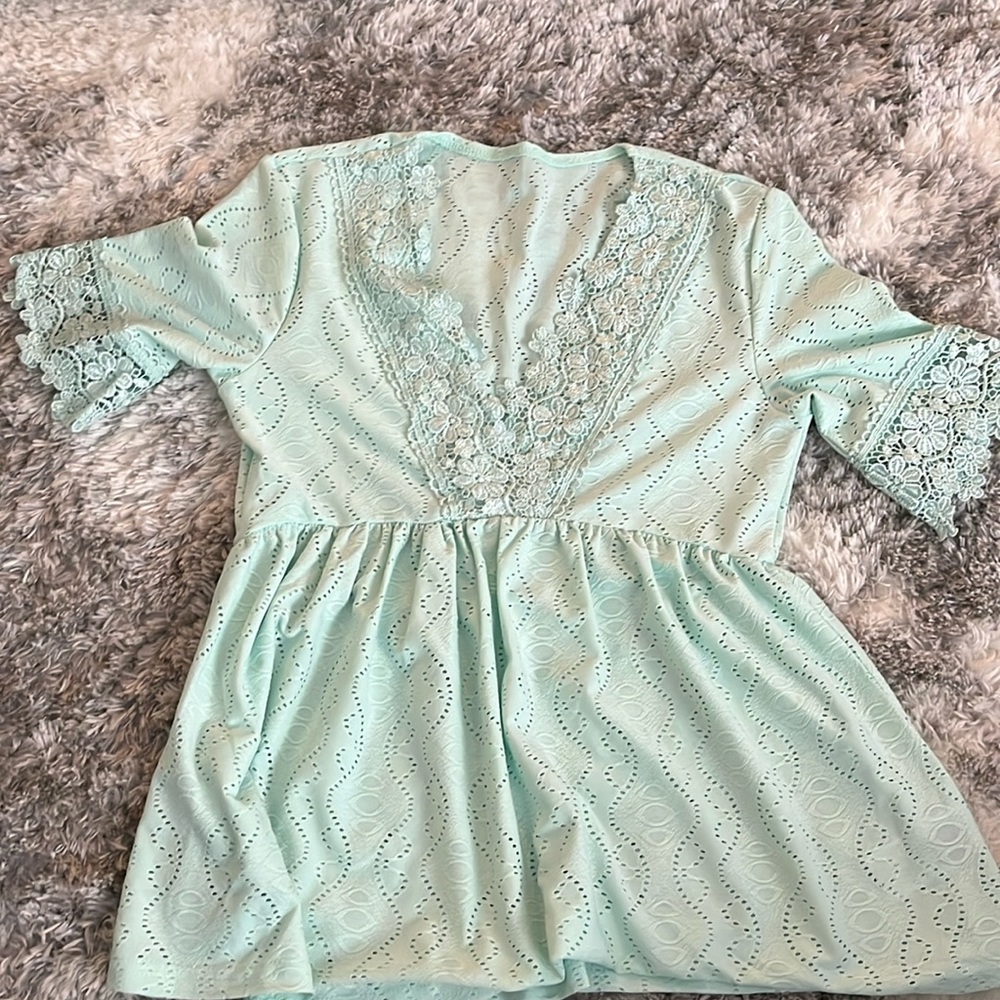 Light green/teal Top size small